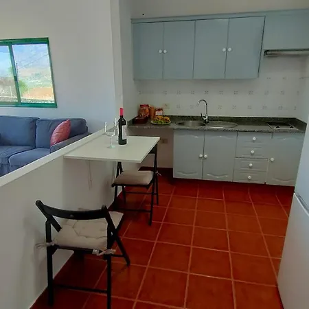 El Castano 6 *